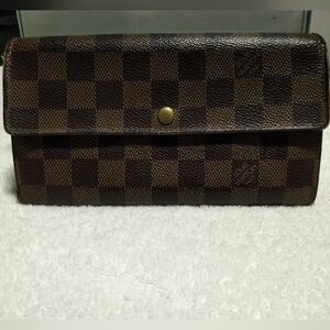 Authentic Louis Vuitton Damier Ebene Wallet